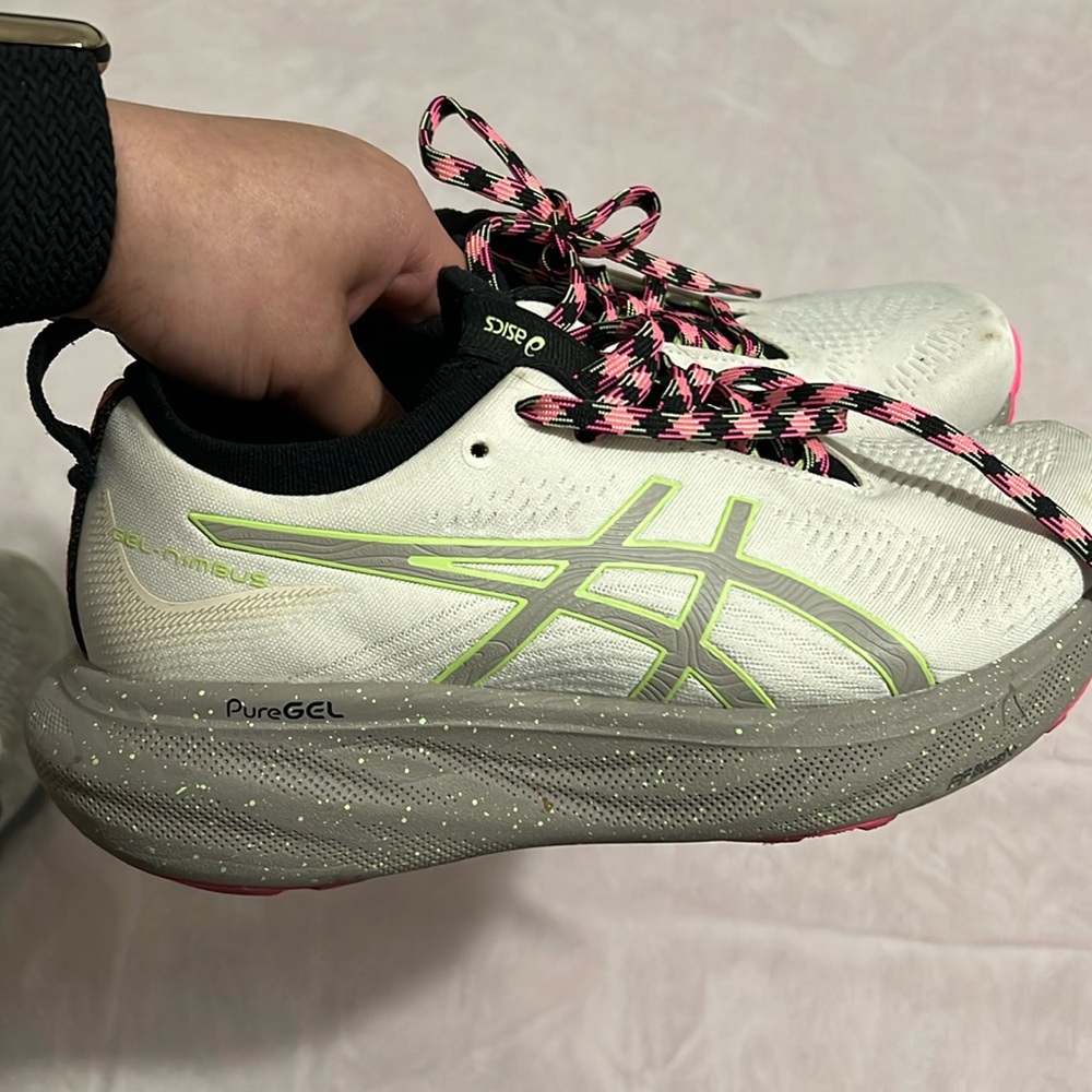 ASICS gel nimbus women’s in good condition barely used